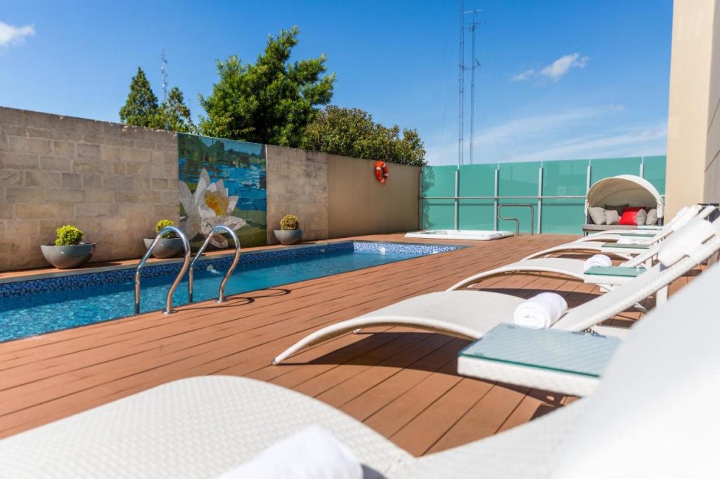 piscina del hotel