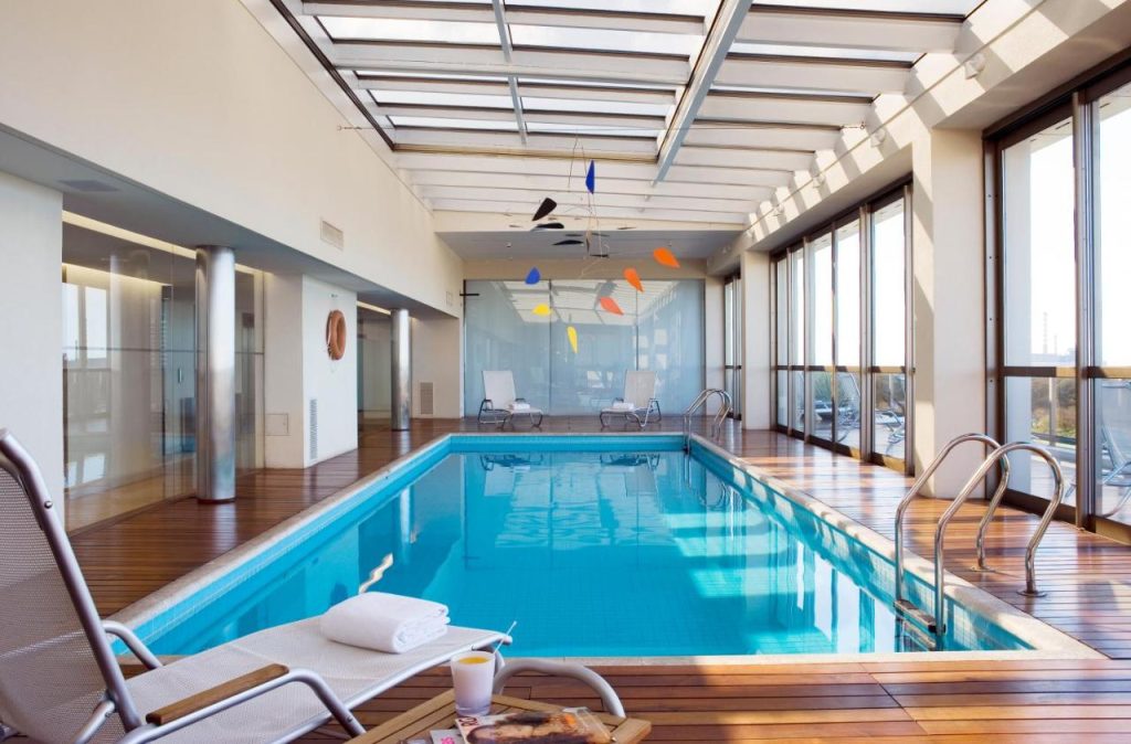 piscina techada hotel madero
