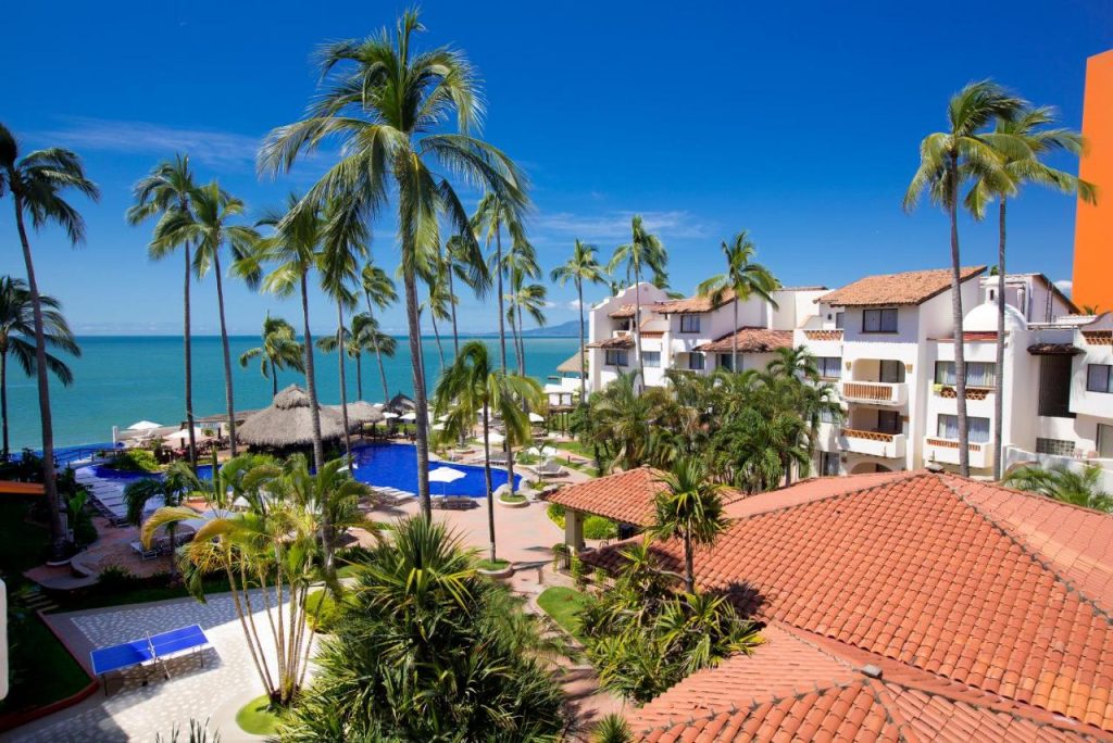 Mejores hoteles en Puerto Vallarta 11 Plaza Pelicanos Grand Beach Resort All Inclusive